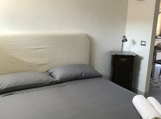 Saraceni 20 דירה